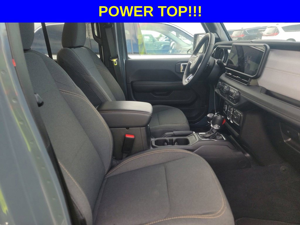 Used 2026 Jeep Wrangler Unlimited Sahara AWD/4WD image 8