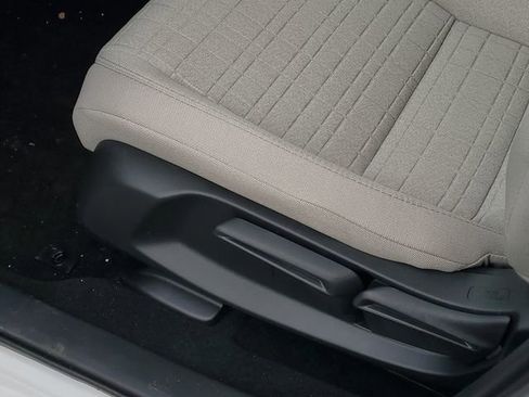 New 2026 Honda HR-V LX image 9