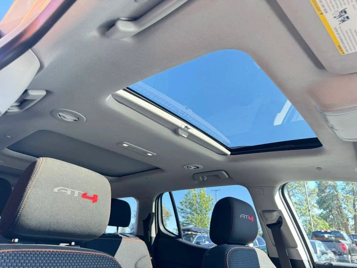 Used 2023 GMC Acadia AT4 AWD/4WD image 28