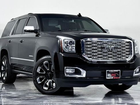 Used 2019 GMC Yukon Denali w/ Denali Ultimate Package AWD/4WD image 2