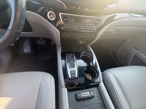 Used 2019 Honda Pilot Touring image 12