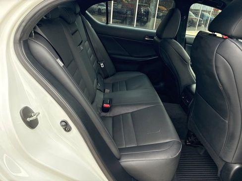 Used 2022 Lexus IS 350 F Sport image 9