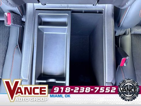 Used 2024 Nissan Titan PRO-4X image 35