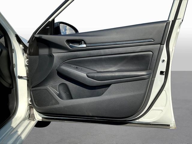 Used 2025 Nissan Altima 2.5 SV FWD image 27
