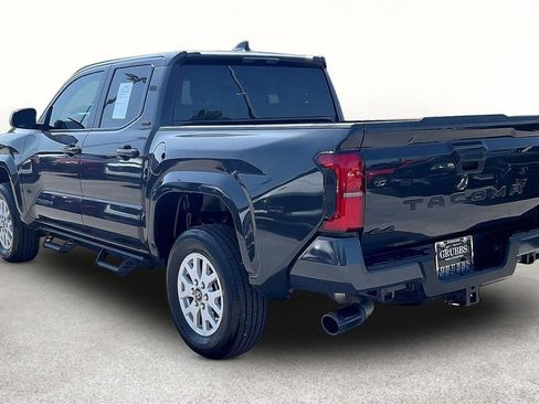 Used 2025 Toyota Tacoma SR5 AWD/4WD image 17