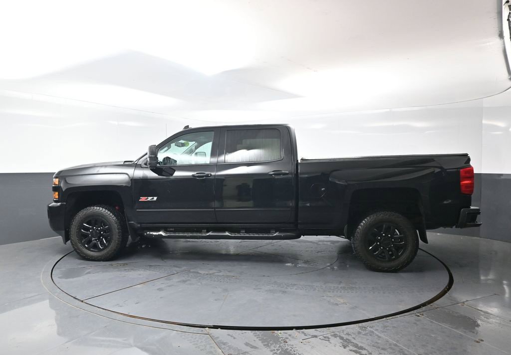 Used 2016 Chevrolet Silverado 2500 LT w/ Midnight Edition AWD/4WD image 11