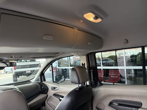 Used 2015 Ford Transit Connect Titanium image 11