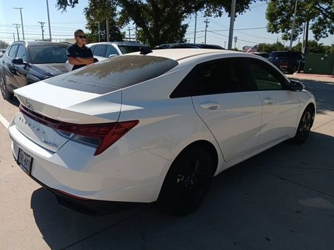 Certified 2023 Hyundai Elantra Blue FWD image 5
