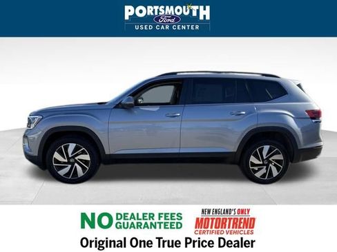 Used 2025 Volkswagen Atlas SE image 2