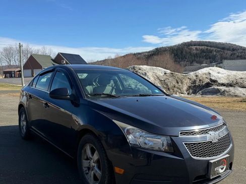 Used 2014 Chevrolet Cruze LT image 2