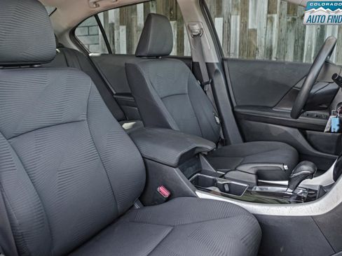 Used 2016 Honda Accord LX image 17