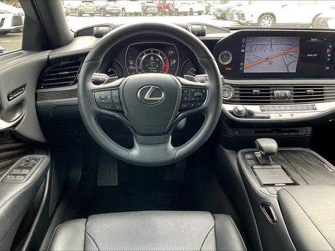 Used 2022 Lexus LS 500 w/ Accessory Package (Z1) image 5