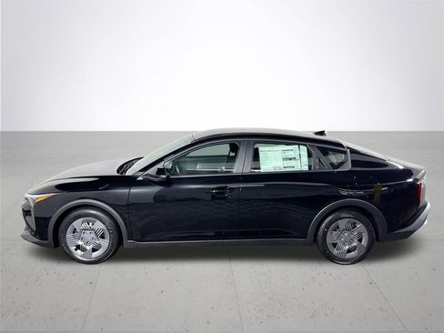 New 2025 Kia K4 LX image 9