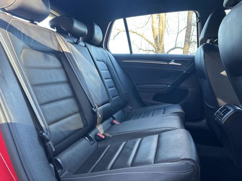 Used 2016 Volkswagen Golf R 4-Door image 26