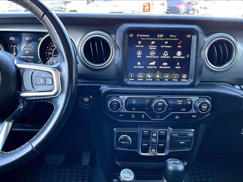 Used 2022 Jeep Wrangler Unlimited Sahara AWD/4WD image 6
