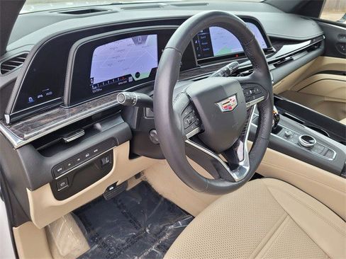 Certified 2022 Cadillac Escalade ESV Premium Luxury w/ LPO, Radiant Package image 21