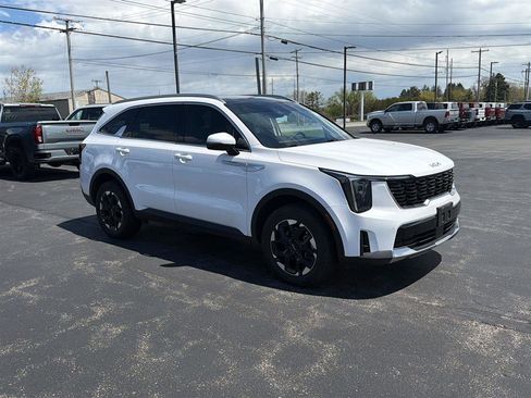 Used 2024 Kia Sorento S w/ Panoramic Sunroof Package AWD/4WD image 2