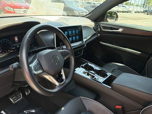 Used 2025 Volkswagen Atlas Cross Sport SEL Premium R-Line AWD/4WD image 32