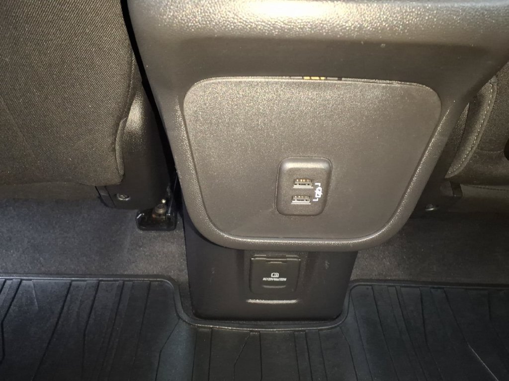 Used 2022 GMC Terrain SLE w/ Driver Convenience Package AWD/4WD image 9