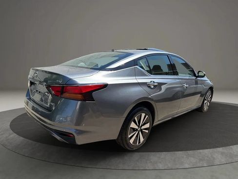 Used 2020 Nissan Altima 2.5 SV AWD/4WD image 5