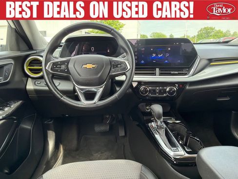 Used 2024 Chevrolet Trax LT w/ Driver Confidence Package FWD image 22