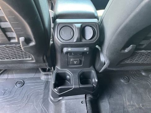Used 2021 Jeep Wrangler Unlimited Rubicon AWD/4WD image 16