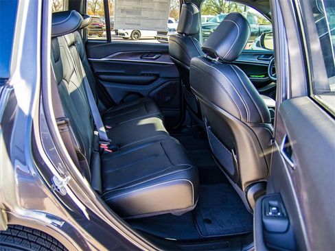 New 2025 Jeep Grand Cherokee Limited image 19