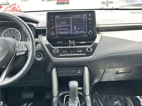 Certified 2022 Toyota Corolla Cross LE AWD/4WD image 30