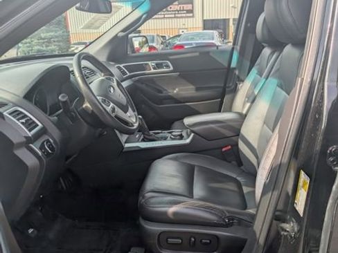 Used 2015 Ford Explorer XLT w/ Equipment Group 202B image 7