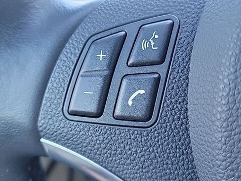 Used 2011 BMW 335i Convertible image 37