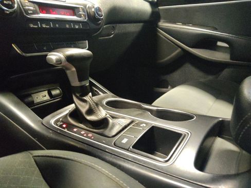 Used 2020 Kia Sorento S FWD image 26