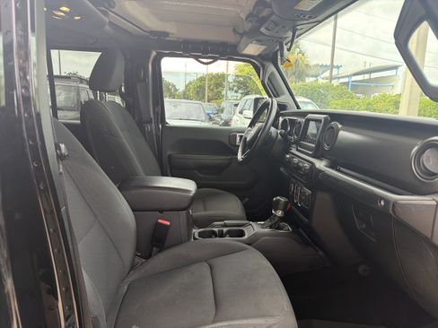 Used 2022 Jeep Gladiator Sport AWD/4WD image 5