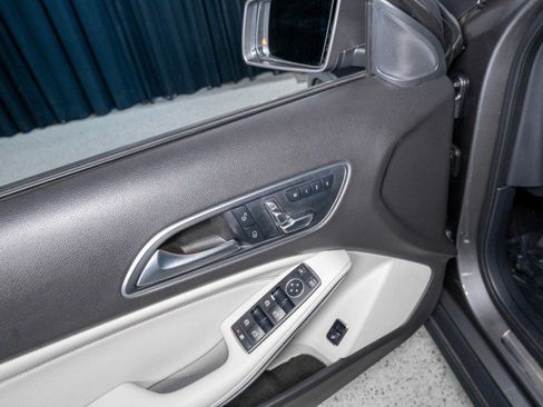 Used 2020 Mercedes-Benz GLA 250 image 10