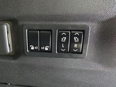 Used 2021 Chevrolet Suburban High Country AWD/4WD image 36