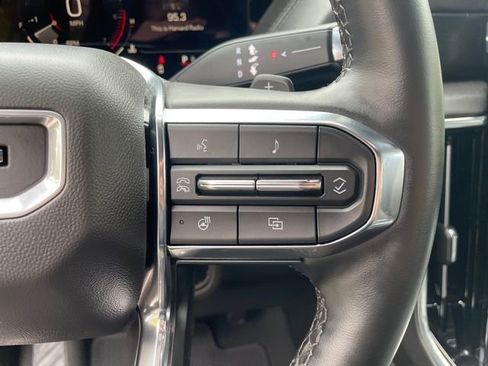 Used 2025 GMC Yukon Denali AWD/4WD image 33