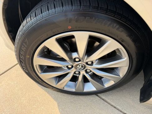 Used 2016 Toyota Camry XLE FWD image 25