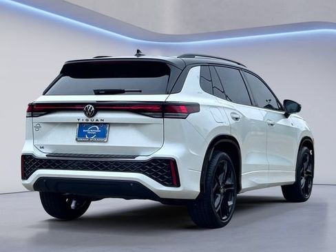 New 2026 Volkswagen Tiguan SE R-Line FWD image 5