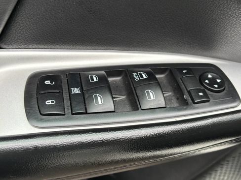 Used 2020 Dodge Journey SE FWD image 16