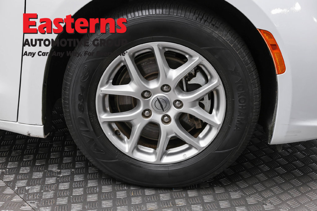 Used 2023 Chrysler Pacifica Touring-L FWD image 34