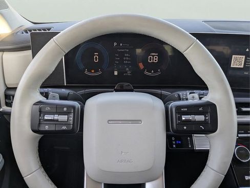 Used 2024 Hyundai Santa Fe SEL FWD image 28