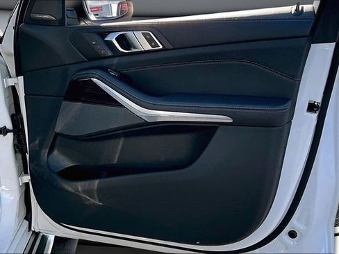 Used 2024 BMW X7 xDrive40i image 29