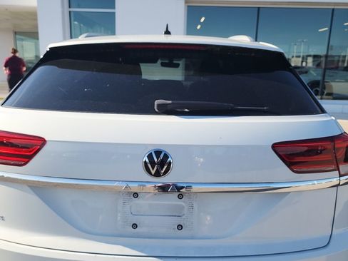 Used 2022 Volkswagen Atlas Cross Sport SE FWD image 7