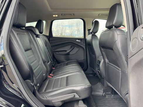 Used 2019 Ford Escape Titanium AWD/4WD image 18