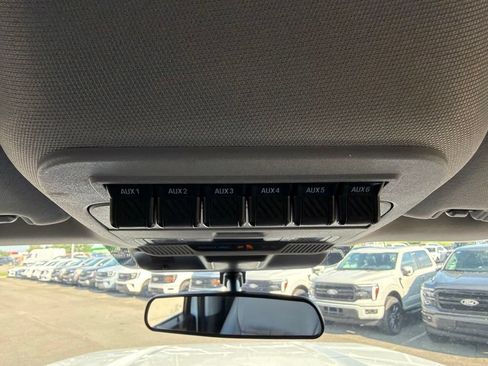 Used 2024 Ford F550 4x4 Crew Cab Super Duty image 32
