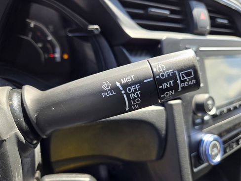 Used 2018 Honda Civic Sport image 26