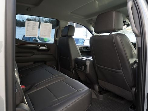 Used 2024 Chevrolet Silverado 1500 LT Trail Boss w/ Convenience Package II image 30