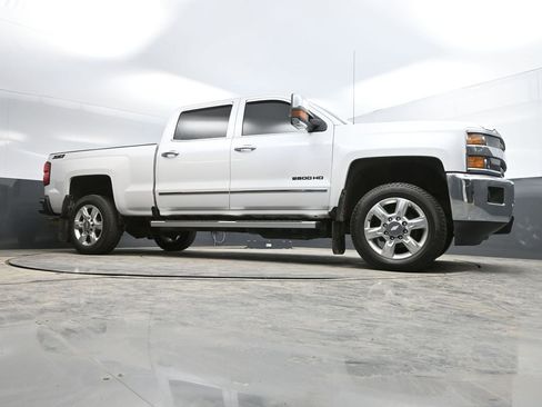 Used 2019 Chevrolet Silverado 2500 LTZ image 28