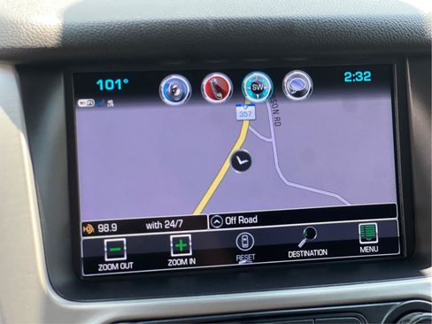 Used 2017 GMC Yukon SLT AWD/4WD image 4