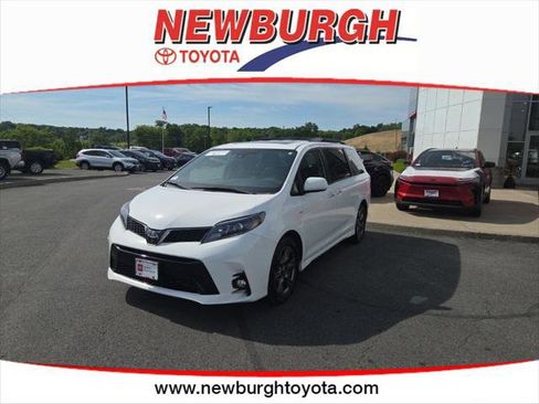 Certified 2020 Toyota Sienna SE Premium AWD/4WD image 1