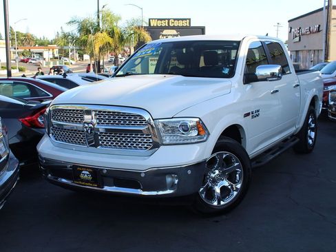 Used 2017 RAM 1500 Laramie w/ Convenience Group AWD/4WD image 40